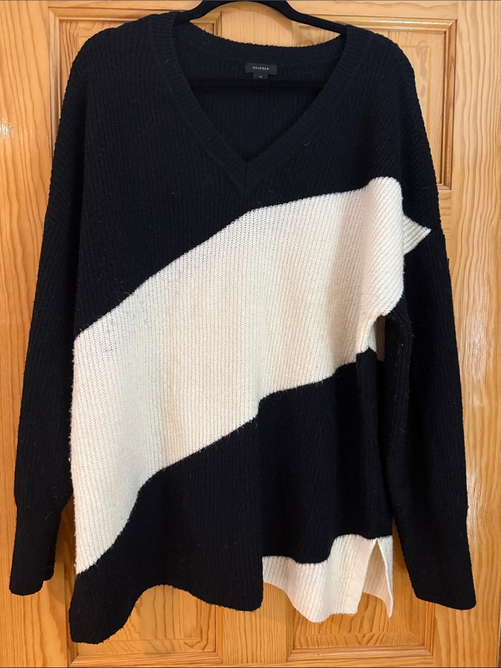 Halogen Black & Cream Diagonal Stripe V-Neck Sweater